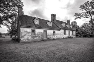Hall-parlor house (ca. 1745) with kitchen wing (3rd 1/4 18th cen